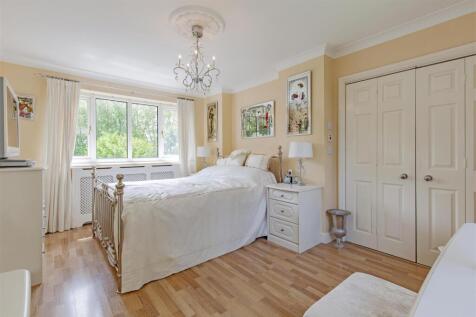 Bedroom 1-2.jpg