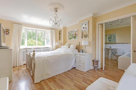 Bedroom 1-3.jpg