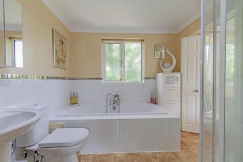 En Suite-2.jpg