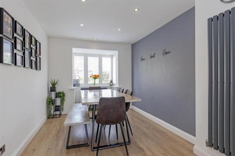 Superb Integrated Dining Kitchen
