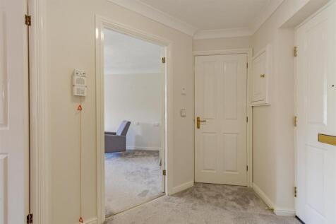 Hallway-1.jpg
