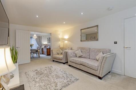 Impressive Reception Room