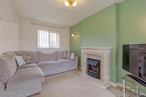 &#39;L&#39; shaped Reception Room
