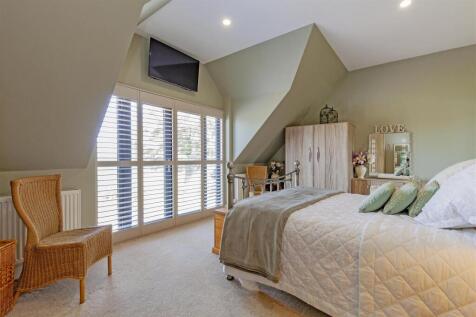 Bedroom 1-1.jpg