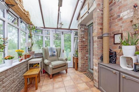 Side Porch/Garden Room