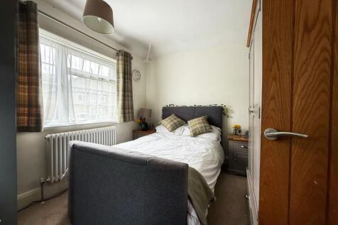 bedroom.JPG