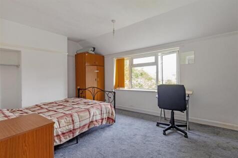 Bedroom 1-1.jpg