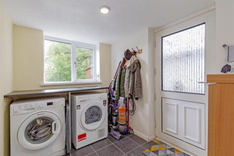 Utility Room-1.jpg