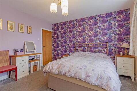 Bedroom 1-2.jpg