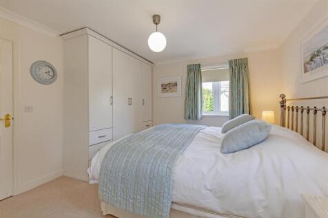 Bedroom 1-2.jpg