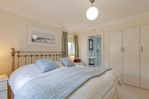 Bedroom 1-3.jpg