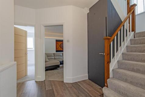 Entrance Hall-2.jpg