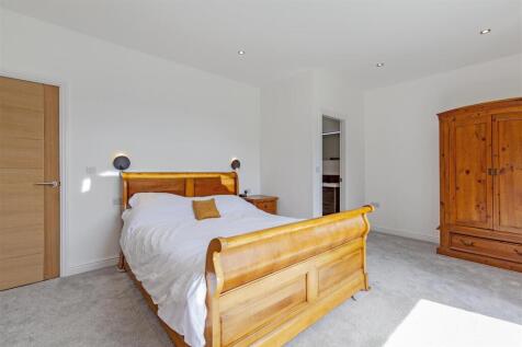 Bedroom 1-2.jpg