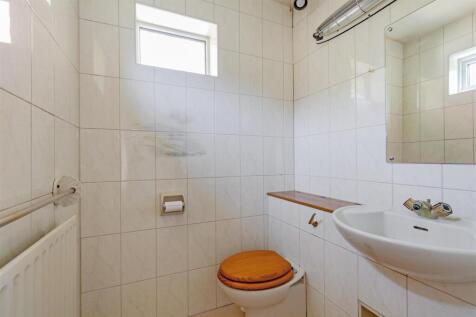 Cloakroom/WC