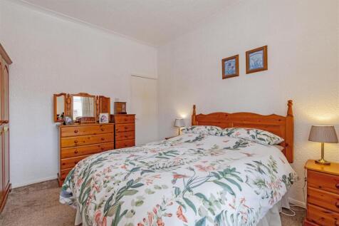 Bedroom 1-3.jpg