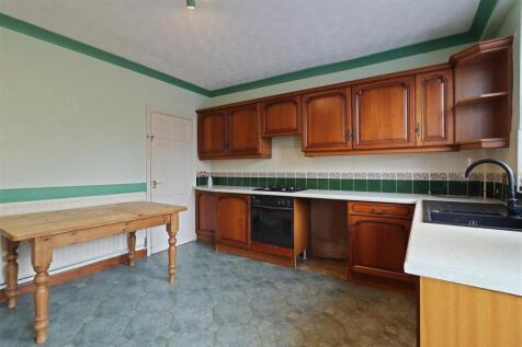 Kitchen 2.jpg