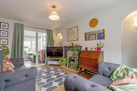 Reception Room-1.jpg