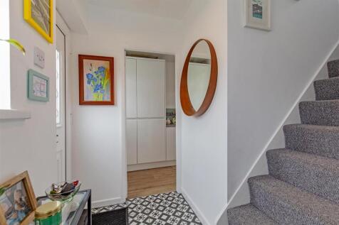Entrance Hall-1.jpg