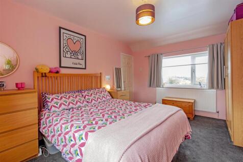 Bedroom 1-2.jpg