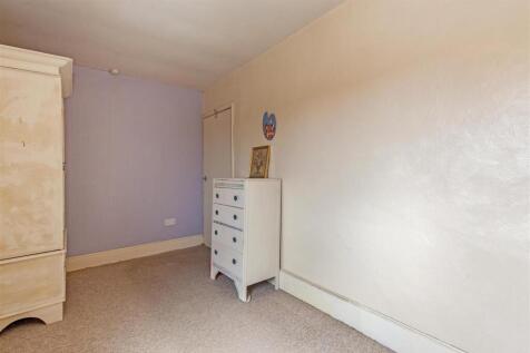 Bedroom 3-2.jpg