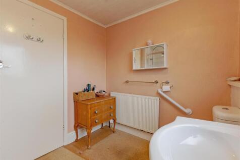 Shower Room-2.jpg