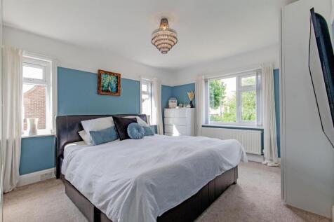 Bedroom 1-1.jpg