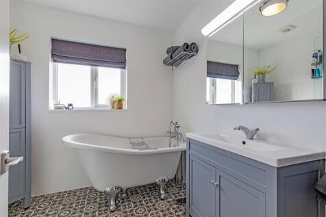 Bathroom-1.jpg