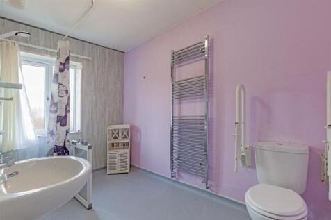 Shower Room-1.jpg