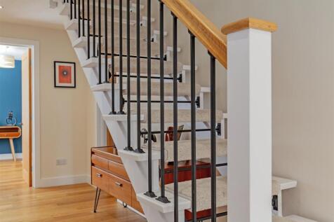 Spacious Entrance Hall