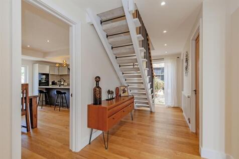Spacious Entrance Hall