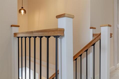 Spacious Entrance Hall
