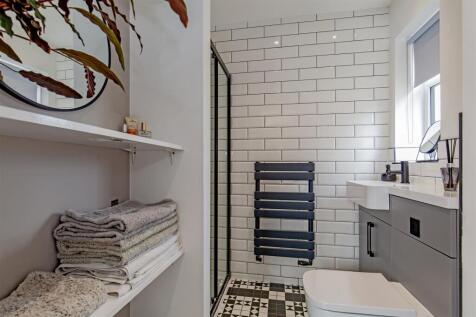 Exquisite En - Suite
