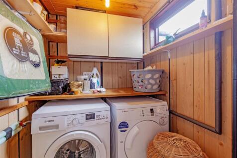 Utility Room-1.jpg