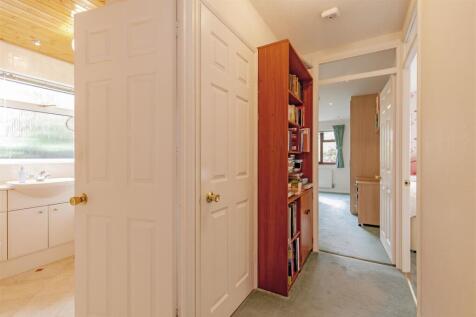 Hallway-1.jpg