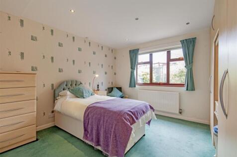 Bedroom 1-1.jpg
