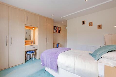 Bedroom 1-2.jpg