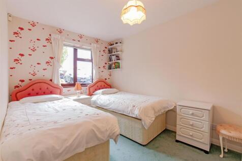 bedroom 2-1.jpg