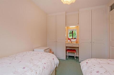 bedroom 2-2.jpg