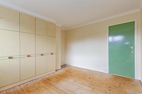 Bedroom 1-2.jpg