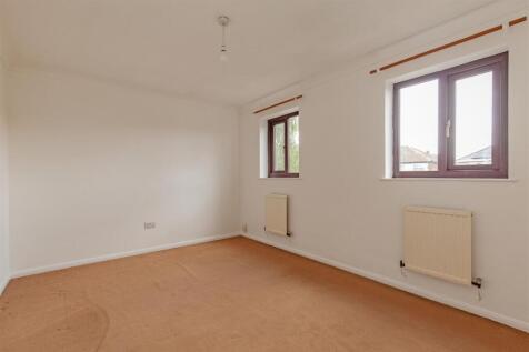 Bedroom 1-1.jpg