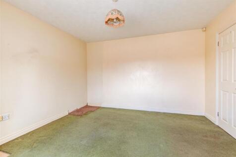 Bedroom 1-2.jpg