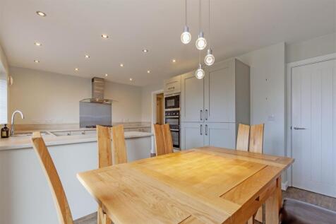 Impressive Dining Kitchen