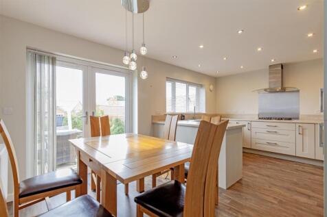 Impressive Dining Kitchen
