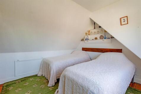 Bedroom 3-1.jpg