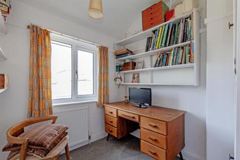Bedroom 5-1.jpg
