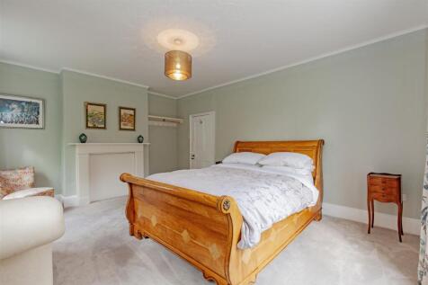 Bedroom 1-2.jpg