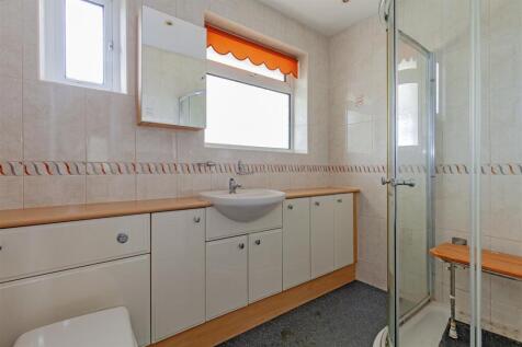 Shower Room-1.jpg