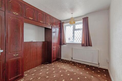 Bedroom 1-1.jpg
