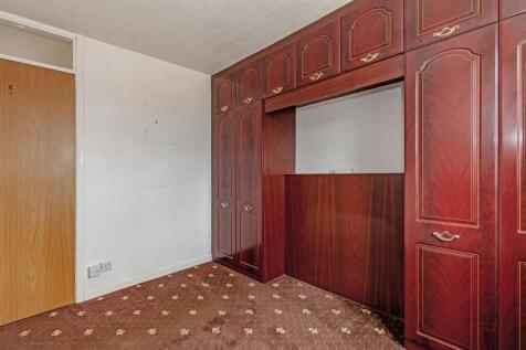 Bedroom 1-2.jpg