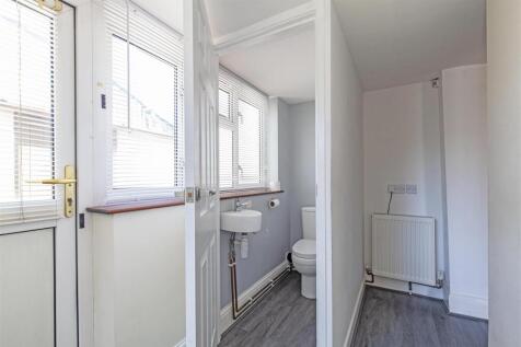 Cloakroom/WC